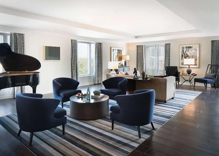 The Logan Philadelphia, Curio Collection By Hilton